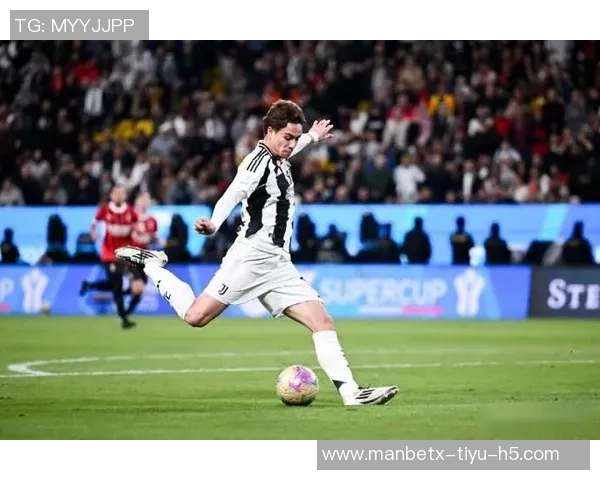 尤文图斯遭遇六场不胜危机欧冠海报展示伊尔迪兹与皇马对决 尤文图斯遭遇六场不胜危机欧冠海报展示伊尔迪兹与皇马对决