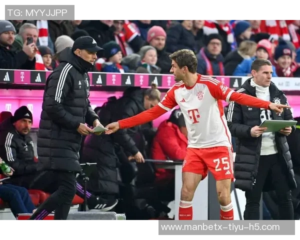 穆勒第96分钟绝杀进球震撼全场直面三名防守球员展现超强实力